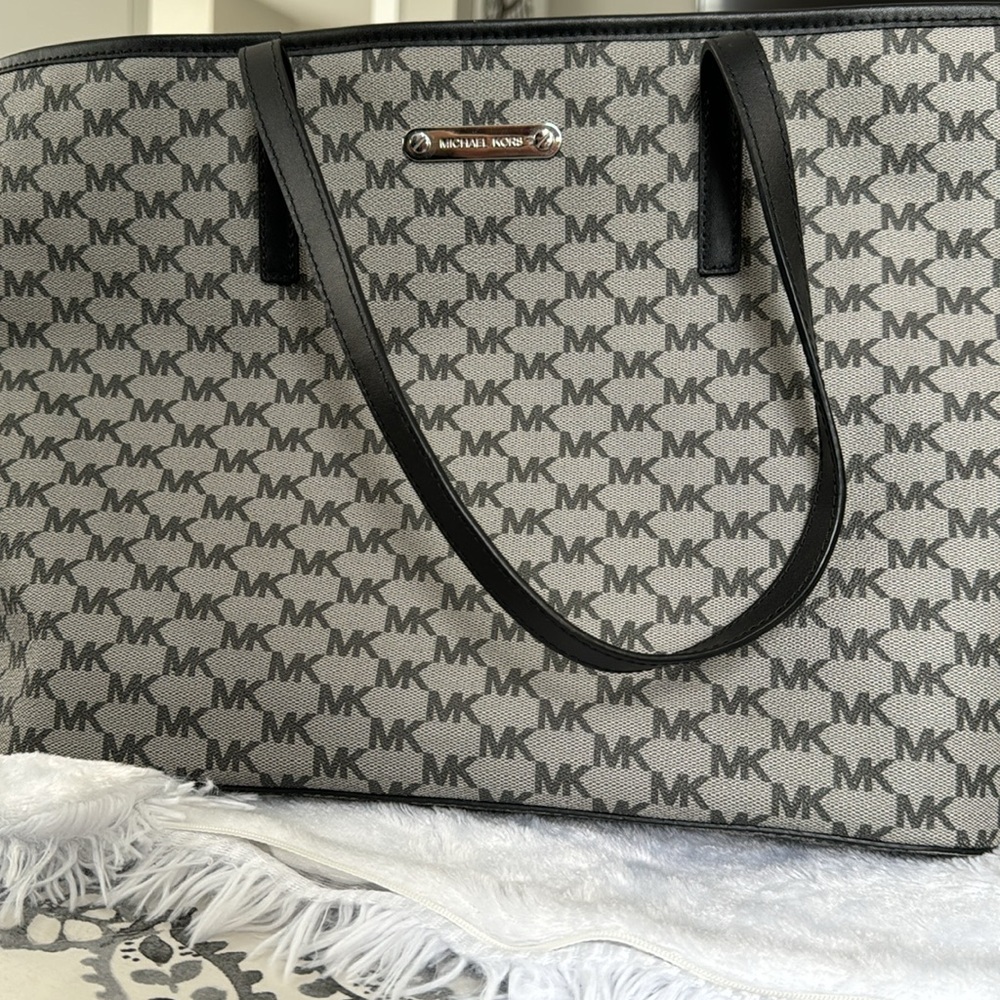 MICHAEL Michael Kors Emry Signature Canvas BLACK Grey Large Top Zip Tote Bag